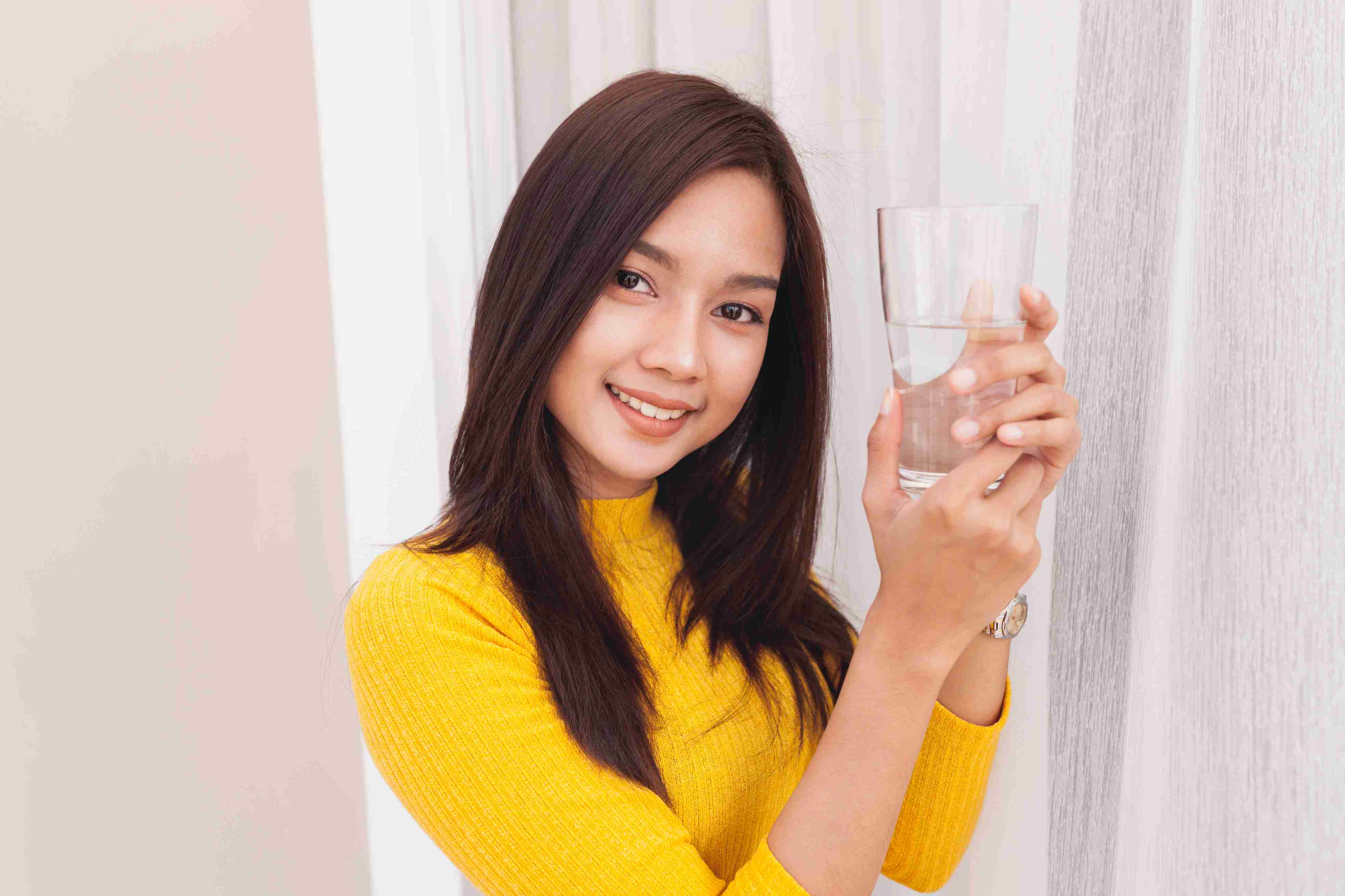 Air Isi Ulang & Air Mineral: Mana yang Lebih Baik untuk Kesehatan Anda?