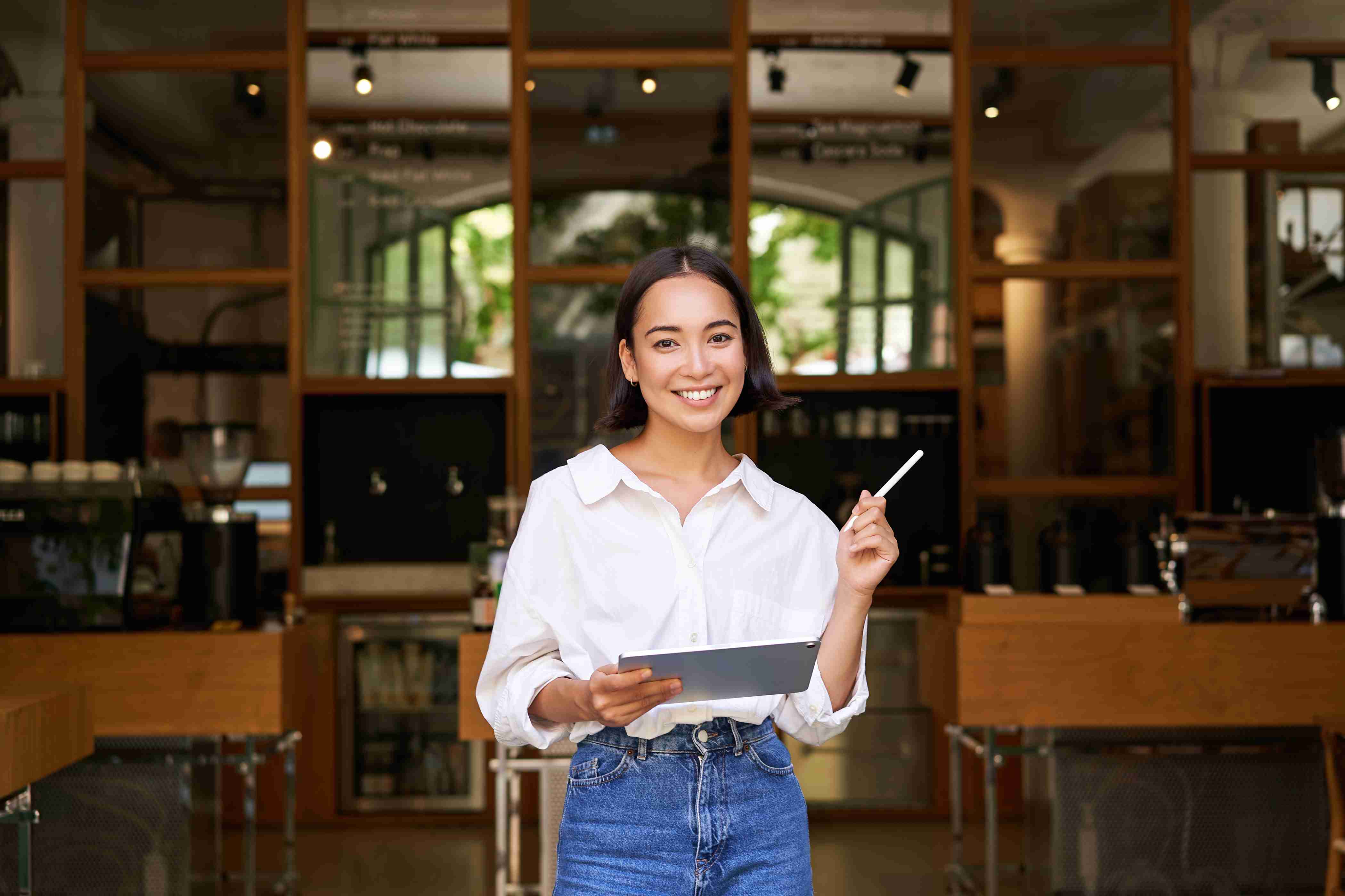 Perbedaan Franchise dan Kemitraan: Panduan untuk Calon Pebisnis